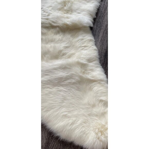 Vintage Rabbit Fur White Over The Shoulder Cape Wrap 70s Scarf Fits Small-Medium - Picture 16 of 16